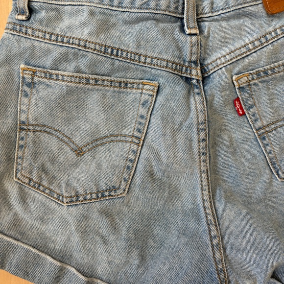 Levi A- Line Shorts Cuffed - Picture 3 of 8